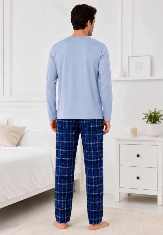 Pijama Bărbați Confortabilă din Bumbac: Bluză Albastru Deschis și Pantaloni Carouri