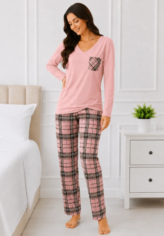 Pijama damă cu bluză,mânecă lungă și pantaloni în carouri roz