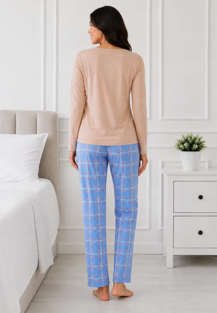 Pijama de dama din 2 piese, bluza cu maneca lunga si mesaj text, pantaloni lungi in carouri
