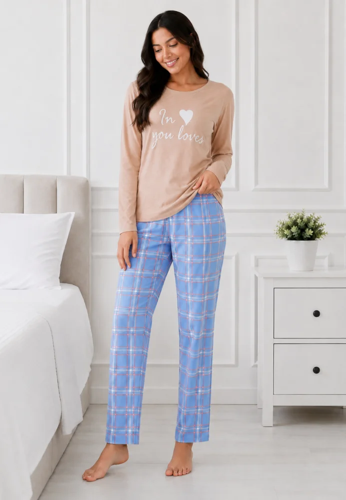 Pijama de dama din 2 piese, bluza cu maneca lunga si mesaj text, pantaloni lungi in carouri