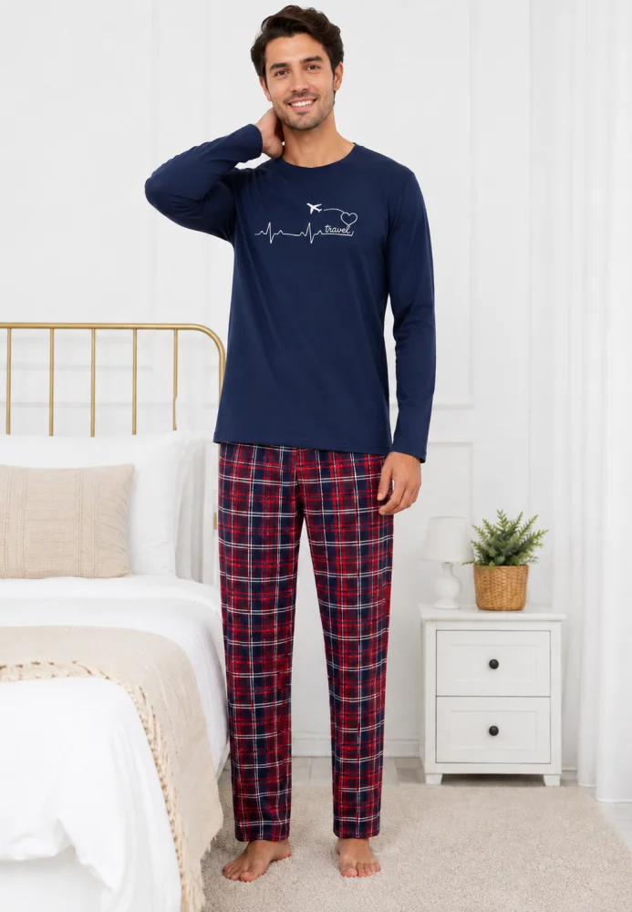 Pijama Bărbați Lejeră – Bluză Albastru Închis și Pantalon Carouri Roșu/Bleumarin