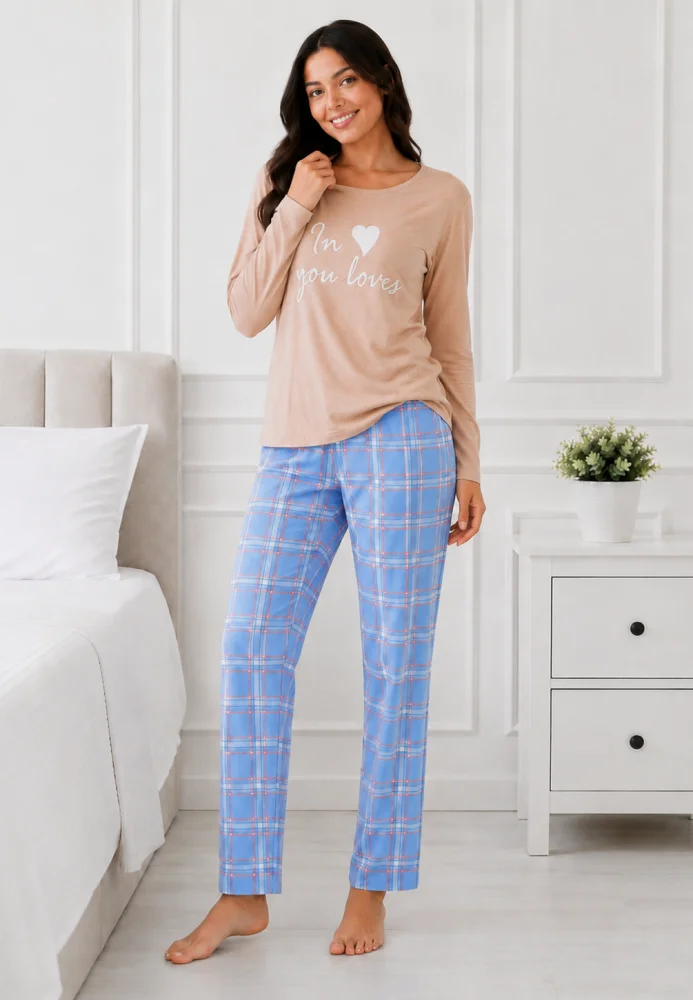 Pijama de dama din 2 piese, bluza cu maneca lunga si mesaj text, pantaloni lungi in carouri
