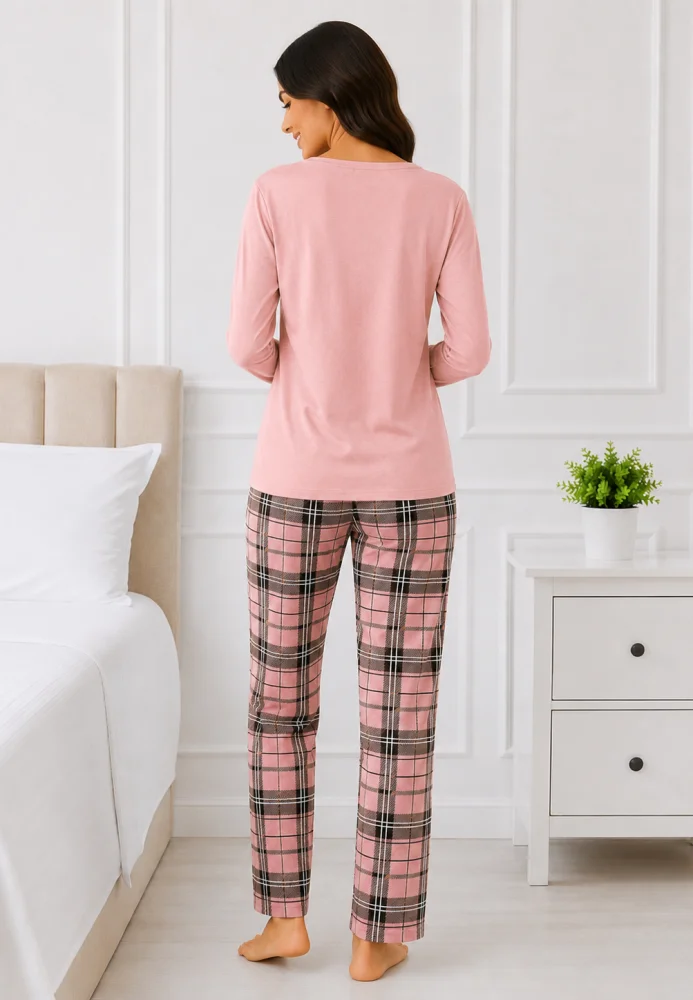 Pijama damă cu bluză,mânecă lungă și pantaloni în carouri roz