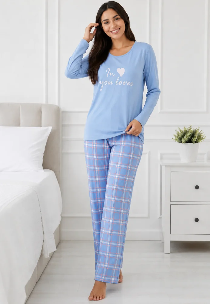 Pijama de dama din 2 piese, bluza cu maneca lunga si mesaj text, pantaloni lungi in carouri
