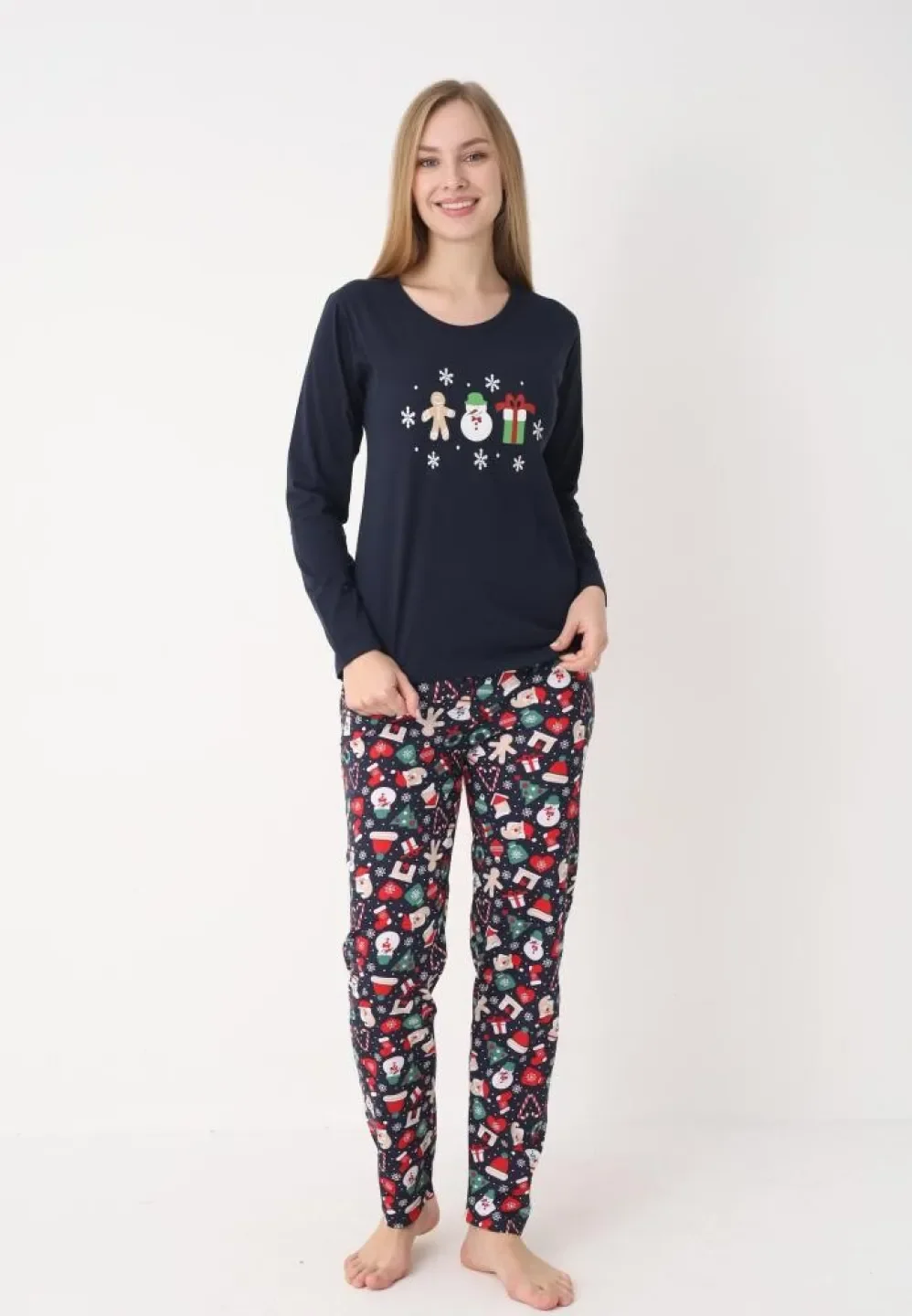 Pijama damă bleumarin de iarnă, cu om de zăpadă, formată din bluză și pantaloni lungi