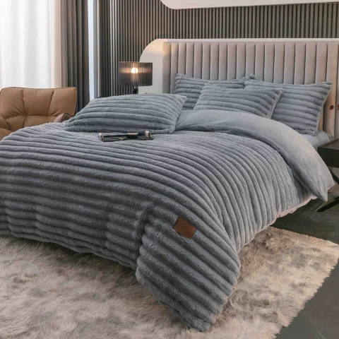 Lenjerie de Pat Cocolino cu Blăniță tip Iepuraș – 4 Piese, Cu Elastic, Ultra-Pufoasă