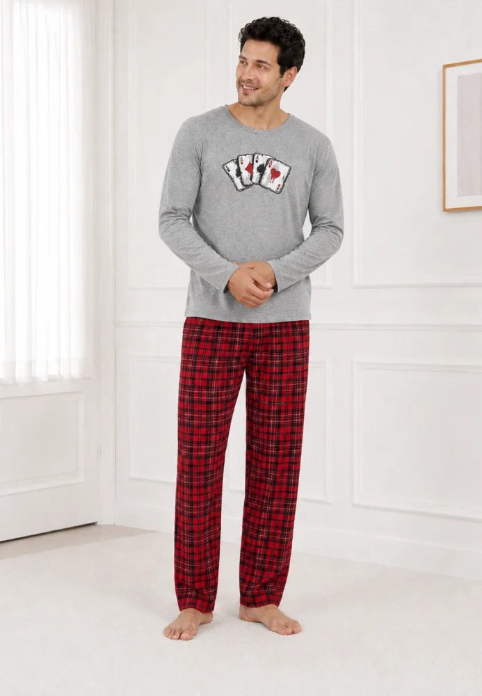 Pijama Bărbați cu Mânecă Lungă, Bluză Gri cu Imprimeu Cărți de Joc și Pantalon în Carouri, Gri / Roșu — imagine 3