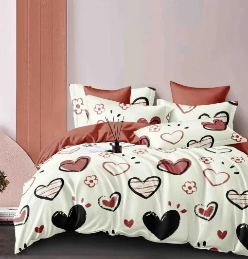 Set Lenjerie de Pat Dublu Finet, 6 Piese – Cearceaf Pilotă, Cearceaf Pat și Fețe de Pernă, Model Romantic cu Inimioare