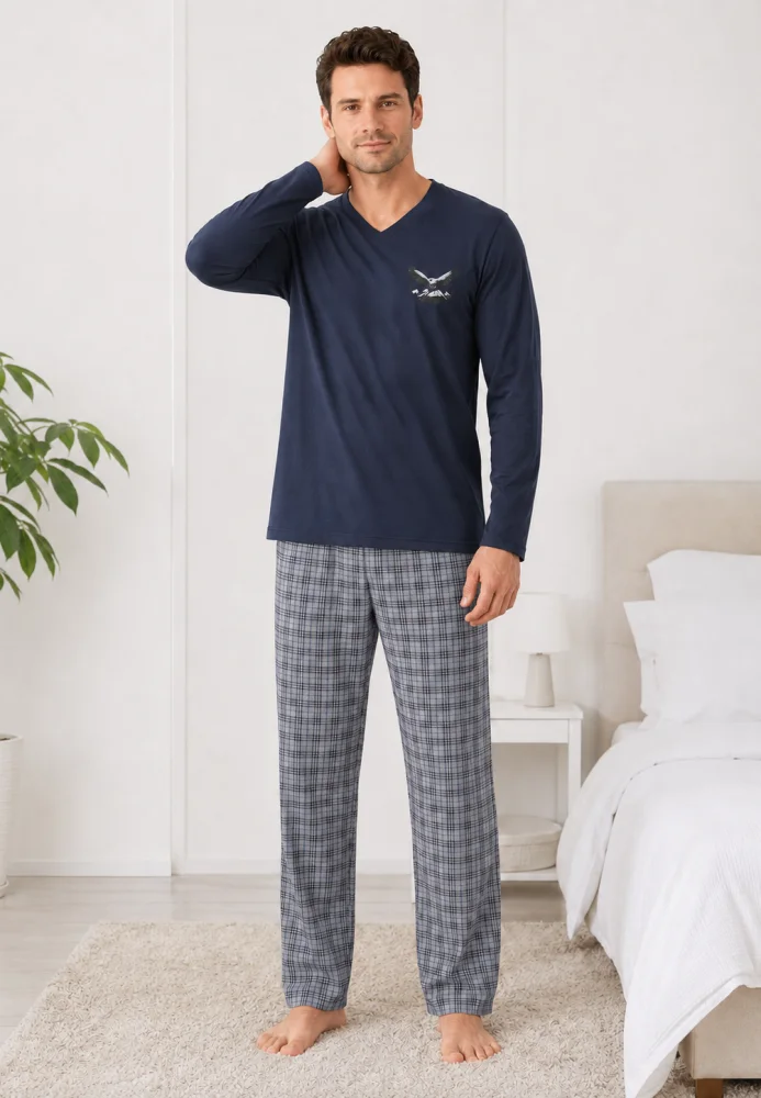 Pijama bărbați, Bluză cu mânecă lungă și decolteu în V cu imprimeu piept, Pantalon lung în carouri,bluemarin