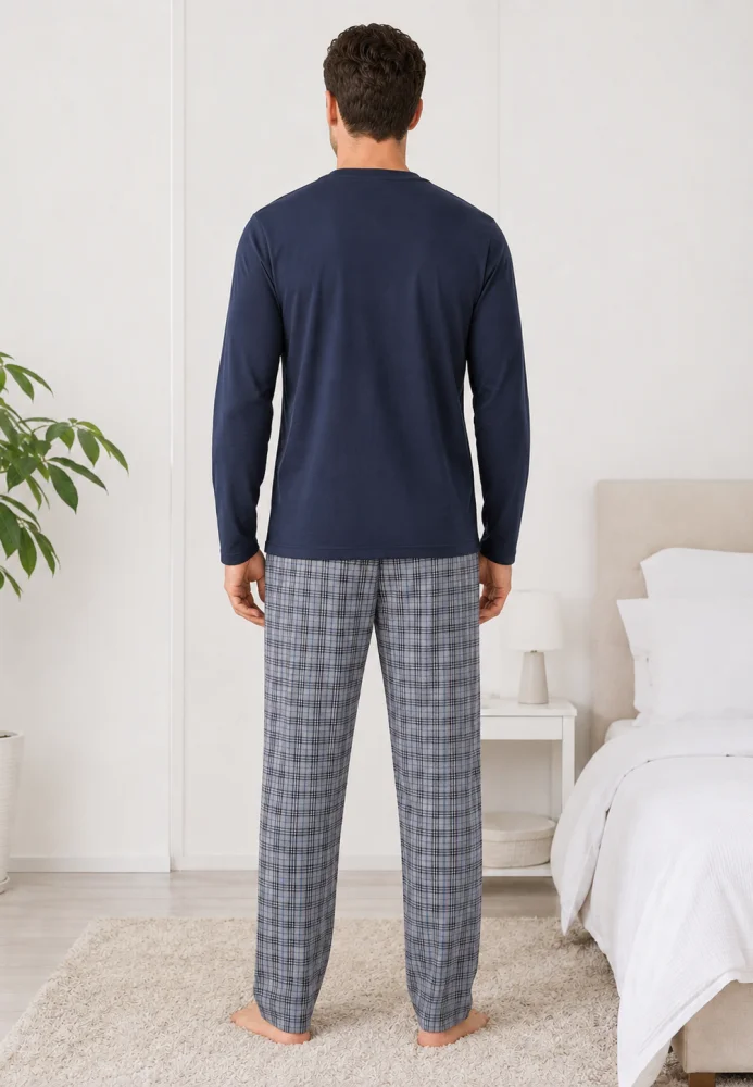 Pijama bărbați, Bluză cu mânecă lungă și decolteu în V cu imprimeu piept, Pantalon lung în carouri,bluemarin — imagine 2